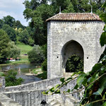 Sauveterre de Béarn - le pont de la légense et le gave