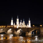 Zaragoza bei Nacht