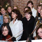 Weihnachtskonzert der Maria-Ward-Schule - Dezember 2006 (rechts von mir Maggie und Irmi)