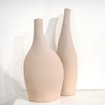Vases - 90€ (unité) - Vase à gauche : 32 x 17 x 17 cm - Vase à droite : 39 x 11 x 11 cm