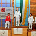 Erster Titel in Karate für Jelena und der dritte Platz für unsere Zwillinge