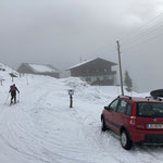 31.01.2021 - erster Besuch auf der Alm - am Parkplatz