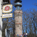 Der Aufstieg auf den Hahnenkammturm lohnt sich wegen der brillianten Fernsicht.