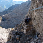 Der Klettersteig "Nackter Hund" im Bandbereich einer Steilwand, Foto: Dr. Birgit Esslinger