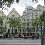 Der berühmte Architekt Antoni Gaudi ist in Barcelona sehr präsent. Hier das Casa Batllo, Passeig Gracia.