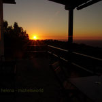 Abendstimmung auf der Terrasse am Haus