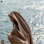 Femme au bord du Gange