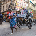 A Calcutta on n'hésite pas à charger le rickshaw, marchandises et personnes peuvent être véhiculés en même temps