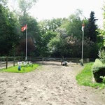 der Longierzirkel und der Reitplatz