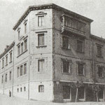 ¿Año? Escuela Superior de Industrias, en la esquina de la Calle Sevilla (izquierda) y Guevara (derecha); el edificio sobrevivió al incendio, siendo derribado en las últimas décadas para construir en su lugar el Paraninfo de la Universidad de Cantabria