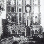 Años 40. La fachada, aún en pie, del Palacio Episcopal, al comienzo de la ya desaparecida Ruamayor. Desde el sur