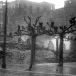 1941 Comienzo de la Calle Cádiz, desde la Plaza de Bolívar, durante el incendio. Al fondo, a la izquierda, Palacio Episcopal; a la derecha, Catedral