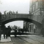 1906 Comienzo del derribo del viejo puente de Vargas, desde Atarazanas, para la construcción de uno nuevo (que sería el último)