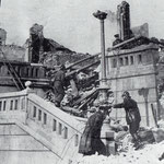 1941 Escaleras de acceso a la Plaza Vieja desde La Ribera, construidas tras el derribo del puente
