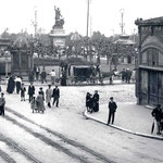¿Año? Plaza Velarde desde el puente. A la derecha, Mercado de La Ribera