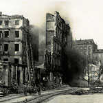 1941 Atarazanas desde el este. Las casas del fondo pertenecen a la Calle Cuesta, límite del incendio por esta zona