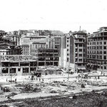Años 40. "Reconstrucción" de la zona en torno a San Francisco. A la izquierda se ve la manzana superviviente del incendio, esquina de San Francisco y Puerta de la Sierra (subiendo hacia el Coliseum), que acabaría siendo derribada poco después