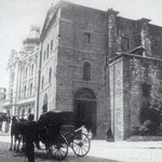 1915 Iglesia de San Francisco (derribada en 1936), en la esquina de Isabel II con Pi y Margall. A la izquierda, el Ayuntamiento