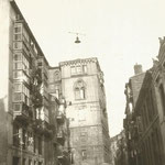 1928 Calle Cádiz desde el oeste. Al fondo, el Palacio Episcopal; esta zona del Palacio que estrechaba la calle fue derribada en 1936