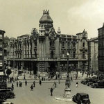 1935 Plaza de Pi y Margall desde el sur. En el centro, el Ayuntamiento; a su derecha, iglesia de San Francisco