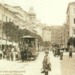 1907 Plaza de Pi y Margall desde el oeste. Al fondo, Calle de Isabel II; antes de llegar a ésta, a la izquierda, Ayuntamiento e iglesia de San Francisco