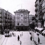¿Año? Comienzo de Atarazanas (izquierda) y de Colón (derecha) desde el puente. A la izquierda, el Mercado de Atarazanas