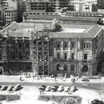 Años 60. Ampliación del Ayuntamiento sobre el solar de la iglesia de San Francisco. Nótese que ya han desaparecido la torre del Ayuntamiento y el "Edificio del Sepi", que debería verse en primer plano
