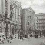 1925 Plaza de Pi y Margall desde el oeste. A la izquierda, el Ayuntamiento e iglesia de San Francisco; al fondo, Calle de Isabel II