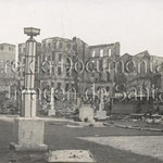 1941 Atarazanas en ruinas vista desde el oeste. Se ven los restos de la Puebla Vieja y la Catedral al fondo