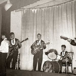 THE THIEME BROTHERS vlnr: Gonnie, Etna, Mobi, Rounald [Ronny], Piet sr.,  Piet jr. en Lex Thieme.