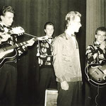 THE SKIFFLING GUYS vlnr: Theo v.d. Broek - Huub Oosterum - Herman van Oosterum - Ton Bogers - Kees van Dijk (fotocollectie: Kees van Dijk)