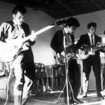 THE PACIFIC STRANGERS vlnr: Ronny Harmanus - Arnold Bulham - Edwin Horst - Jimmy Jaspers - Eddy Bisch (fotocollectie: Andrew Jaspers)