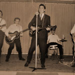THE TELSTARS vlnr: Adriaan van Kooij, Teus Verhoeven, Adriaan van den Heuvel, Erie van der Werff en Wim Visser.