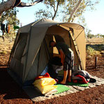 Im Savannah Camp angekommen, erst einmal Zelte aufschlagen ...