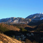 vue de l'église de St Vincent et son village