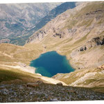 Lac de Anos et sa cabane sur le bord.