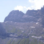 Vu sur le cirque. A gauche, le col de Pinéta, accés sur l'Aragon.