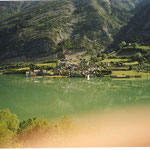 Embalse de Lanuza et son village festival.