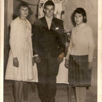 Año 1964 Dentro de la capilla Virgen del Carmen. En la foto; la señora Elsa Carrillo Picco, el señor Víctor Valenzuela Pico y ...