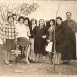 Año 1965 16 de Julio Con el Padre Manuel Alarcón. Le acompañan La Sra. Cotita, Francisca Tofoletti, Olga Lindstrom, Doris Tofoletti, Lidia Safstrand,