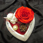 Herz mit stabilisierter Rose und Engel