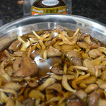 Deixe os cogumelos de molho por 30 minutos antes do preparo do risoto