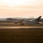 Take off Boeing 787-8 Dreamliner