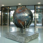 "Die Erde liegt in unseren Händen", Stahl naturfarben, 250Kg, zzt. in der HLW Haag