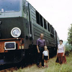 SU46-037 w obsłudze linii Mysłakowice - Kamienna Góra w okolicy Kowar ok. 1980 r. Foto. ze zbioru B. Sosnowskiego.