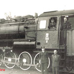 Tr6-8 na stacji Piechowice (MDp Piechowice) w 1951 roku wraz z załogą. Na zdjęciu min. Borowski Henryk (drzwi), Wiłucki Bogumił (w mundurze) i Szwarga Antoni (na dole po prawej).