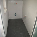 08.01.2011 - fertig gefliestes Bad im Erdgeschoß