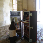 Les lisants, malle cabine, exposée