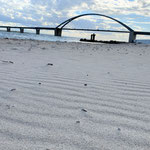 Naturstrand Fehmarnsund und Fehmarnsundbrücke