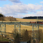 65 1049 mit Sonderzug von Schlettau auf dem Markersbacher Viadukt